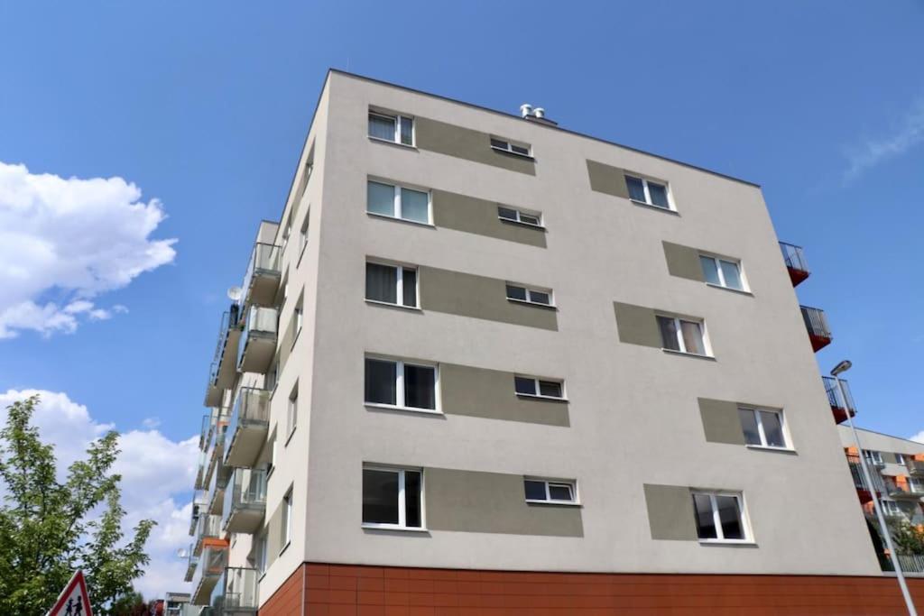 Apartment Hurka - 15 Min Do Centra, Garaz Prague Exterior photo